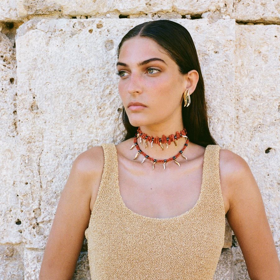 Thin coral and hematite choker necklace FLAME | CL EMATCORAL BACCH SOTT